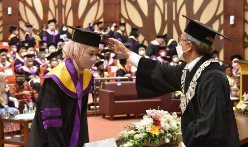 UI’s First Offline Graduation After the Pandemic Graduated 413 Graduates of FPH UI Undergraduate, Masters, and Doctoral Programs