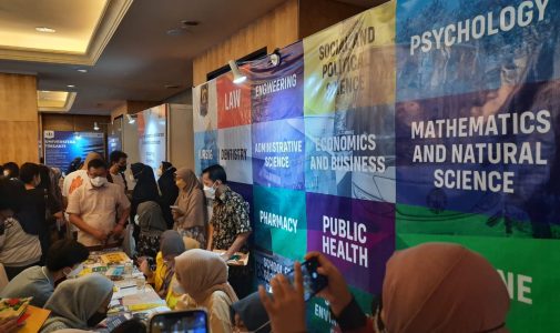 FPH UI Participates in Education Exhibition in Two Cities in Indonesia