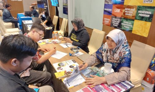 Bagikan Informasi Seputar Program Studinya, FKM UI Berpartisipasi dalam Pameran Pendidikan di Jakarta dan Surabaya